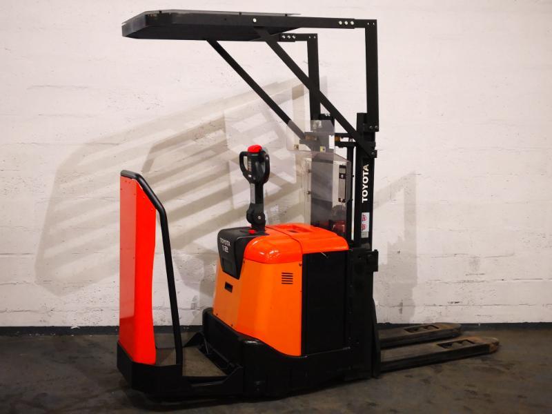 Hochhubwagen Fahrerstand Toyota 7SLL12.5F - 1