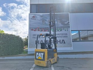 4-Rad Gabelstapler Caterpillar EC25N