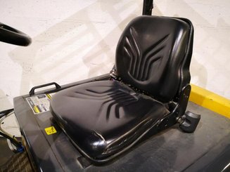 4-Rad Gabelstapler Caterpillar EC25N