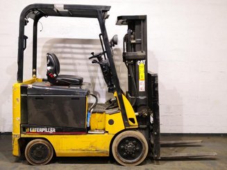 4-Rad Gabelstapler Caterpillar EC25N