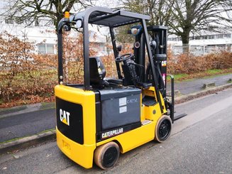 4-Rad Gabelstapler Caterpillar EC25N