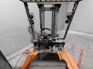 4-Rad Gabelstapler Nissan EGH02A30U