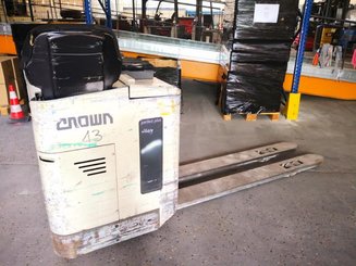 Niederhub-Kommissionierer Crown RT3020 - 1