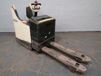 Niederhubwagen Fahrerstand Crown WT3040