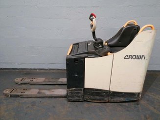 Niederhubwagen Fahrerstand Crown WT3040 - 2