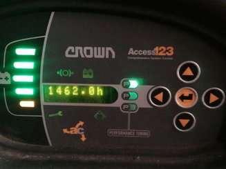Niederhubwagen Fahrerstand Crown WT3040
