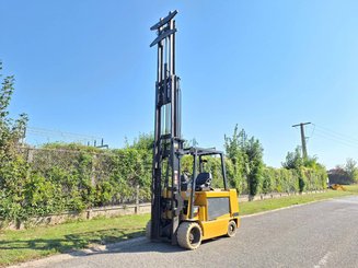 4-Rad Gabelstapler Caterpillar EC55N