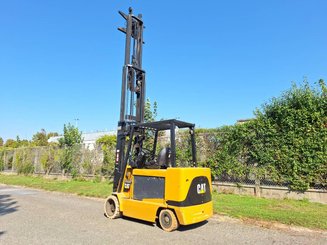 4-Rad Gabelstapler Caterpillar EC55N