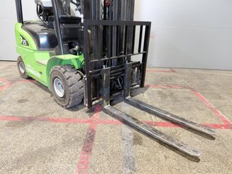 4-Rad Gabelstapler Hangcha XC25i