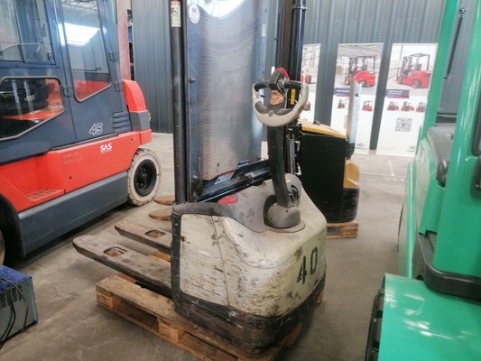 Hochhubwagen mit Deichsel Crown WF3000-1.0FT - 1