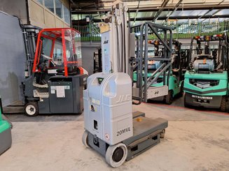 Senkrechtlift JLG 20MVL