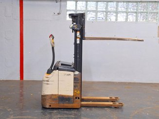 Hochhubwagen mit Deichsel Crown ES4000-1.2