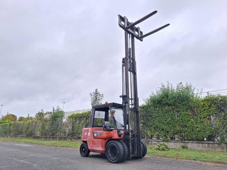 4-Rad Gabelstapler Nissan F04D40Q - 4