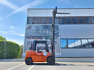 4-Rad Gabelstapler Nissan F04D40Q - 11