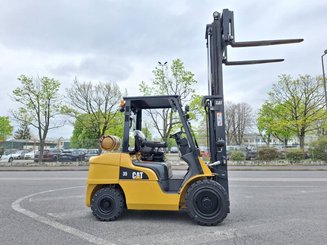4-Rad Gabelstapler Caterpillar GP35 NTD