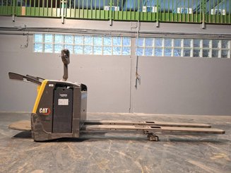 Niederhubwagen Fahrerstand Caterpillar NPV20N2
