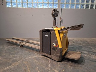 Niederhubwagen Fahrerstand Caterpillar NPV20N2
