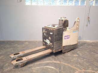 Niederhubwagen Fahrerstand Crown WT3040 2.00