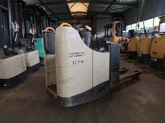 Niederhubwagen Fahrerstand Crown WT3040 2.00