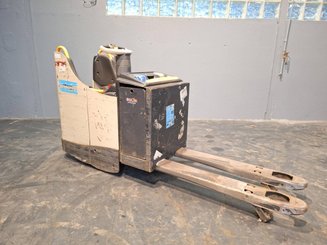 Niederhubwagen Fahrerstand Crown WT3040 2.00