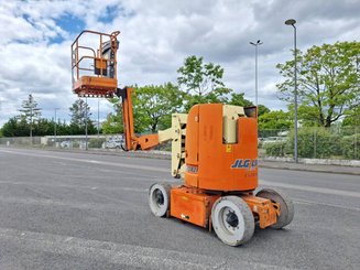 Gelenkarbeitsbühne JLG E300AJP