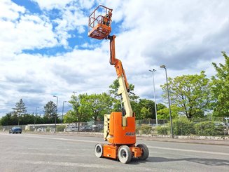 Gelenkarbeitsbühne JLG E300AJP - 14