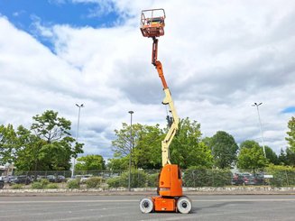 Gelenkarbeitsbühne JLG E300AJP - 19