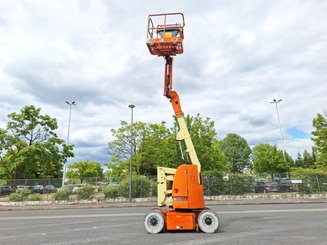 Gelenkarbeitsbühne JLG E300AJP - 13