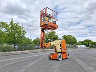 Gelenkarbeitsbühne JLG E300AJP - 6