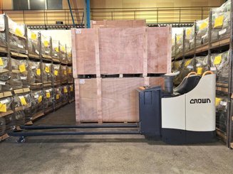 Niederhubwagen Fahrerstand Crown WT3040 - 9