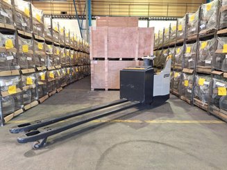 Niederhubwagen Fahrerstand Crown WT3040 - 10