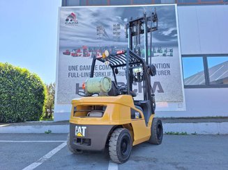 4-Rad Gabelstapler Caterpillar GP30N