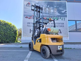 4-Rad Gabelstapler Caterpillar GP30N