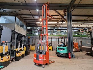 Hochhubwagen mit Deichsel BT LSF 1250 EE