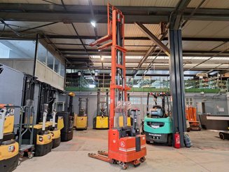 Hochhubwagen mit Deichsel BT LSF 1250 EE