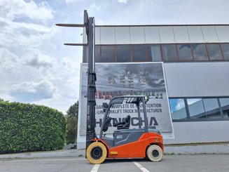 4-Rad Gabelstapler Toyota 8FBMT50 - 8