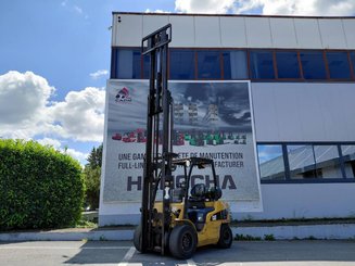 4-Rad Gabelstapler Caterpillar GP30N