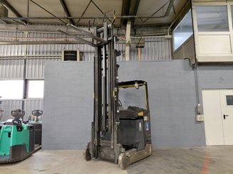 Schubmaststapler Caterpillar NR14N