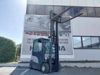 4-Rad Gabelstapler Yale ERP30VL
