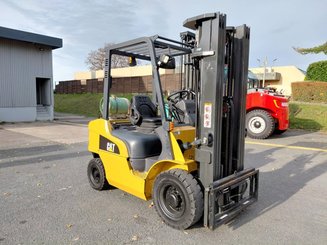 4-Rad Gabelstapler Caterpillar GP25N