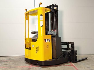Mehrwege-Schubmaststapler Caterpillar NRM20K