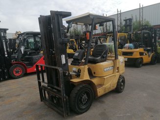 4-Rad Gabelstapler Caterpillar GP25K
