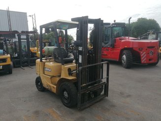 4-Rad Gabelstapler Caterpillar GP25K