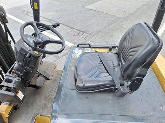 4-Rad Gabelstapler Caterpillar EC25N