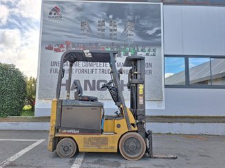 4-Rad Gabelstapler Caterpillar EC25N