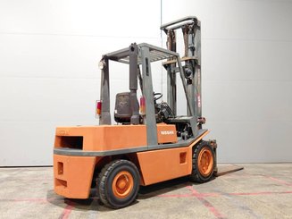 4-Rad Gabelstapler Nissan EGH02A30U