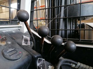 Mehrwege-Seitenstapler Combilift ESA30