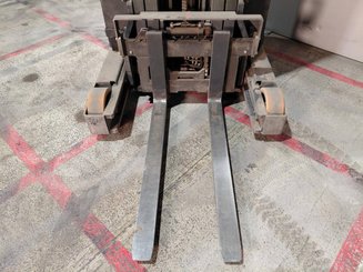 Schubmaststapler BT RRE 160 - 8