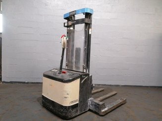 Mitgänger-Spreizenstapler Crown WS2300 1.8