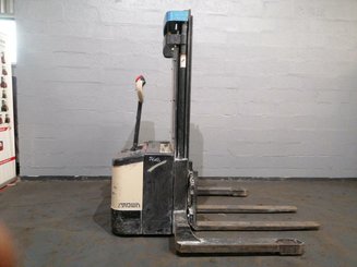 Mitgänger-Spreizenstapler Crown WS2300 1.8